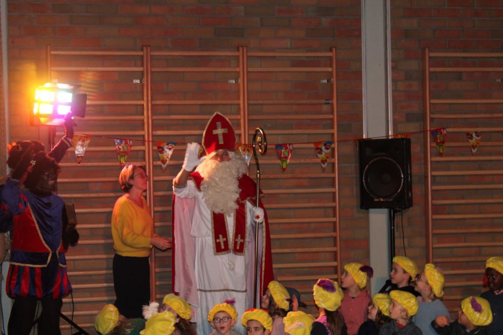 Sinterklaasfeest (155)